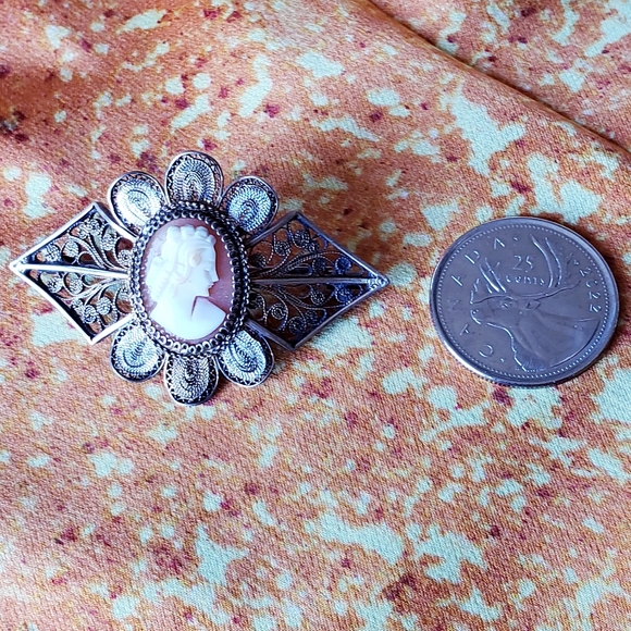 Antique Handcarved Cameo Brooch Silver Setting - Picture 5 of 6